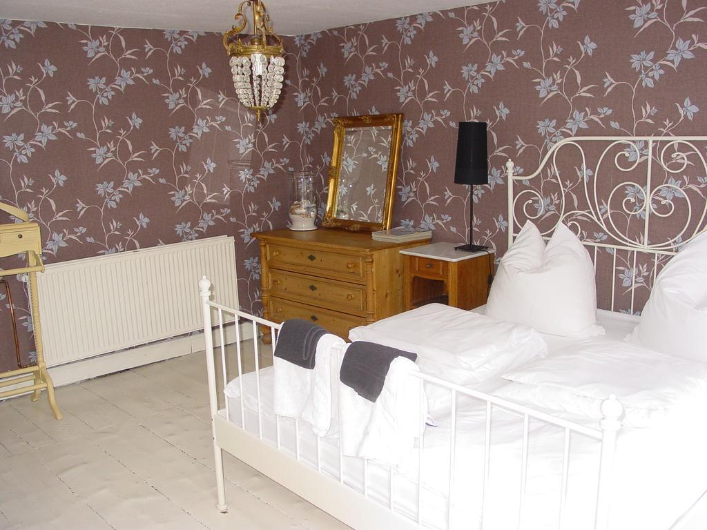 Robert'S Bed & Breakfast Helmarshausen Kültér fotó