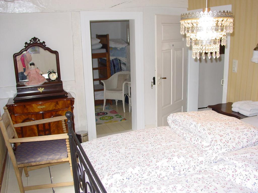 Robert'S Bed & Breakfast Helmarshausen Kültér fotó