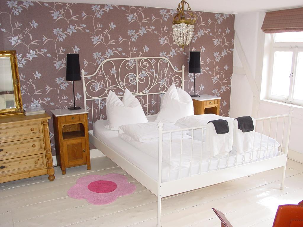 Robert'S Bed & Breakfast Helmarshausen Kültér fotó